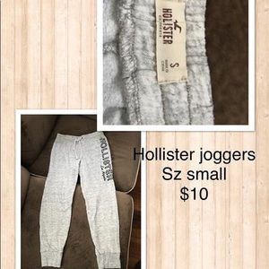 Hollister joggers